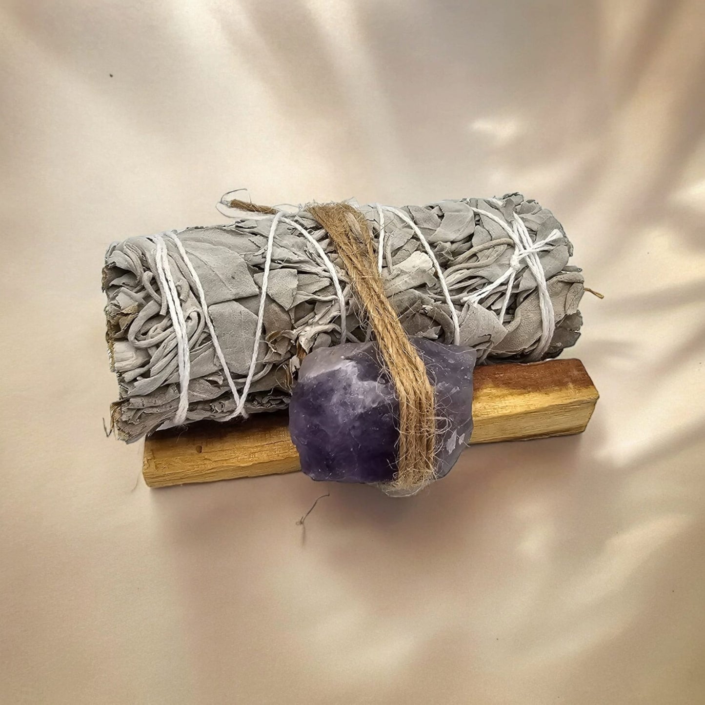 Salvia Blanca, Palo Santo y Piedra de Cristal Natural
